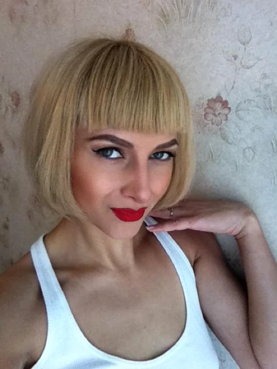 Lora şi-a schimbat look-ul