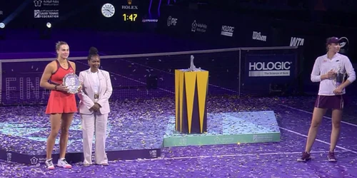 Elena Rybakina a refuzat să pozeze alături de CEO ul WTA png