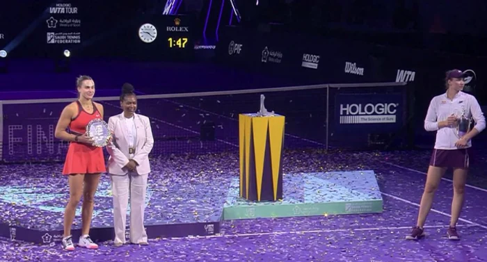 Elena Rybakina a refuzat să pozeze alături de CEO-ul WTA Foto/Twitter