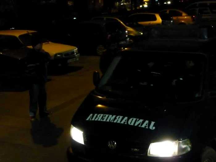 Poliţia şi jandarmii calmează spiritele