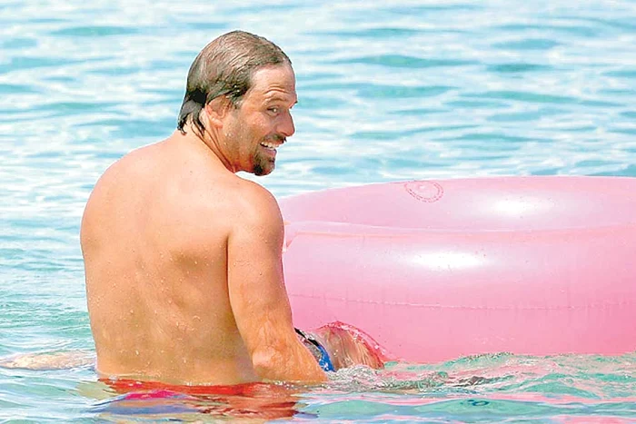 La 46 de ani, Pamela Anderson este într-o formă de zile mari