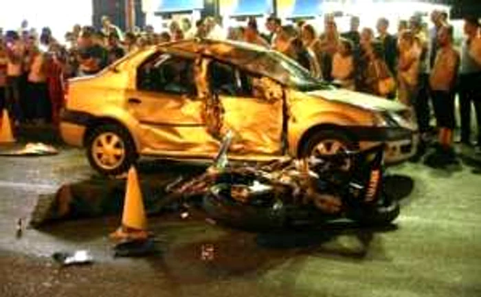 Piteşti: TERIBIL:2 tineri au murit nevinovaţi în accident