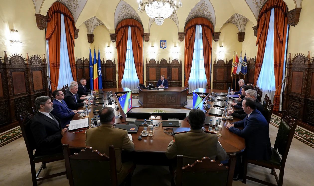 Societatea civilă vrea să se desecretizeze informaţii din şedinţa CSAT. Foto: Presidency.ro