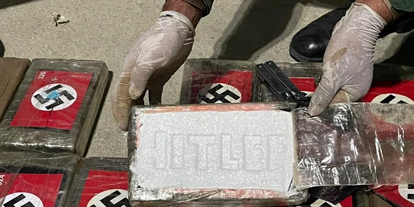 pachete de cocaina cu insemna nazsite foto epa efe jpg