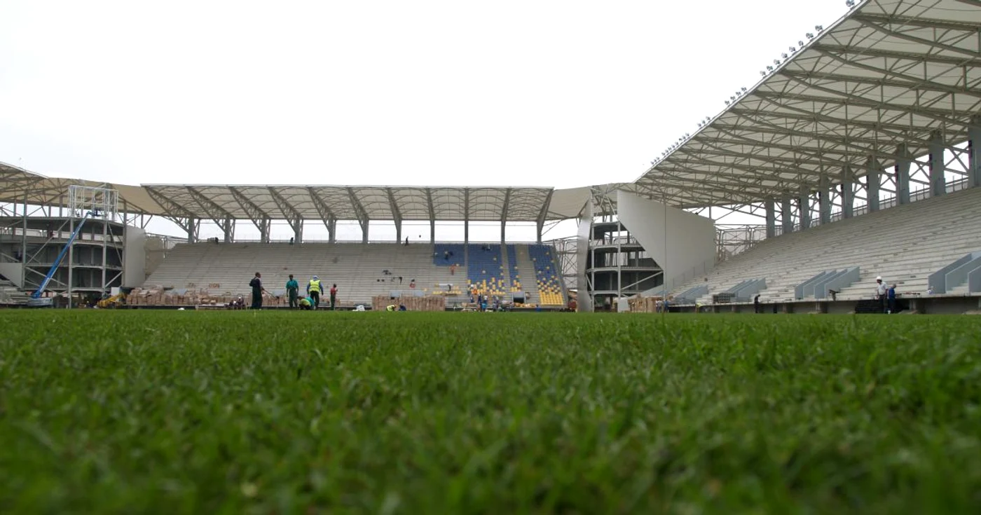 Femeile și copiii ar putea fi singurii spectatori de pe stadionul „Ilie Oană“. Foto arhivă Adevărul Ploiești