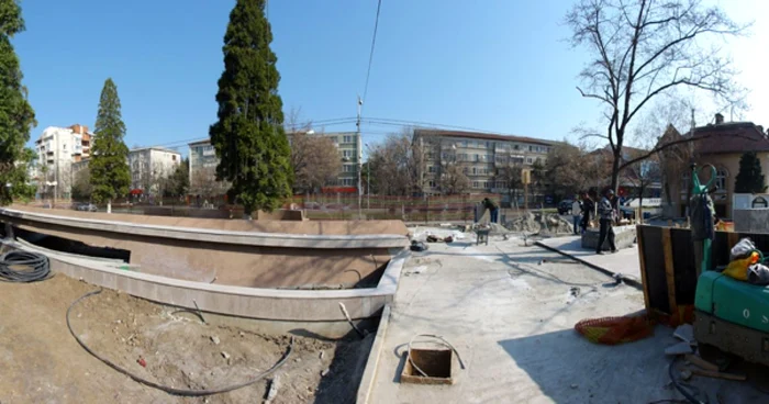 Încet-încet, noul scuar al Consiliului Judeţean Olt capătă o nouă imagine