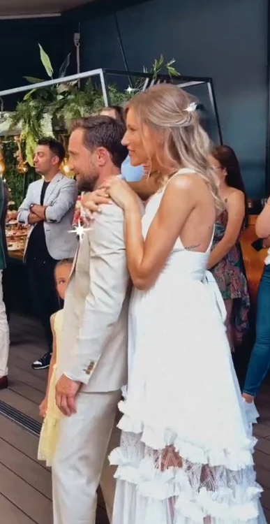 
    Ramona Olaru a ales o rochie vaporoasăFoto: Captură Video  