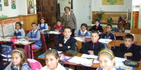 Peste 50 de mii de elevi nemțeni beneficiază de programul guvernamental „Cornul și laptele”