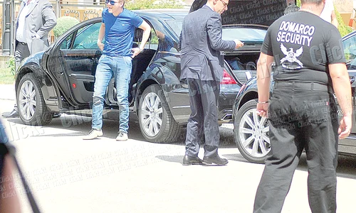 Bodyguarzii l au păzit ca  pe ochii din cap jpeg
