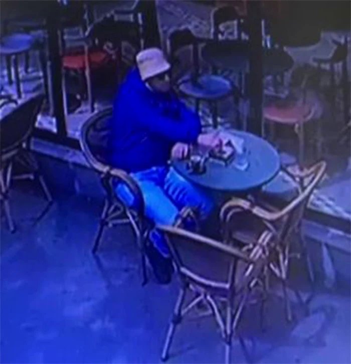 Atacatorul, surprins de camerele de supraveghere. FOTO: Captură Pro TV