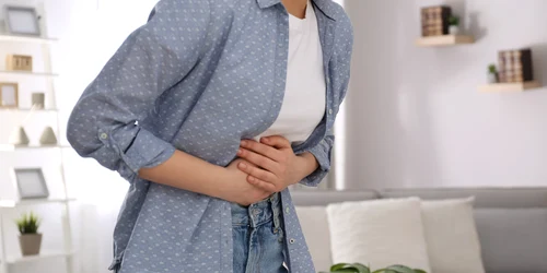 durere de burta_shutterstock 1969566202 jpg