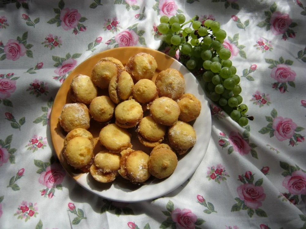 
    Paleuri cu dulceaţă de struguri  