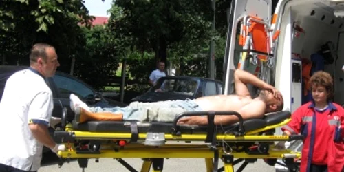 Bacău: Un transformator de-o tonă i-a strivit piciorul