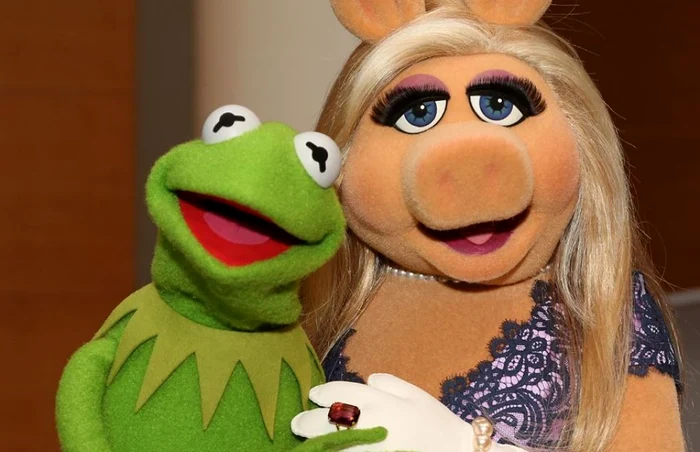 Broscoiul Kermit şi Miss Piggy au pus capăt relaţiei lor FOTO Facebook/ Miss Piggy