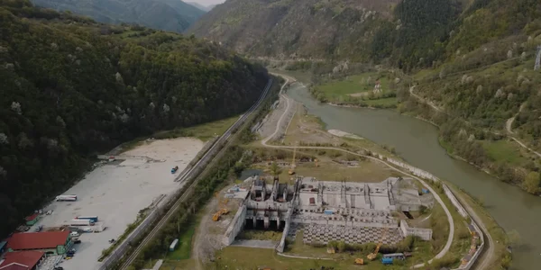 CHE Câineni Vâlcea din Defileul Oltului văzută din dronă Foto Daciana Stoica jpg