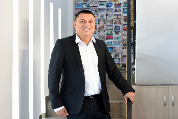 Liviu Drăghici predă educație financiară în școlile și liceele din Prahova FOTO arhiva personală