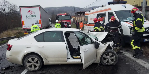 Accident pe DN7 în Blidari Vâlcea Foto ISU Vâcea jpeg