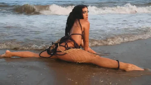 Lourdes Leon (2) jpg