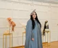 Ana Istodorescu la expoziția „Royal Portraits in Hats” de la Londra. FOTO: arhiva personală