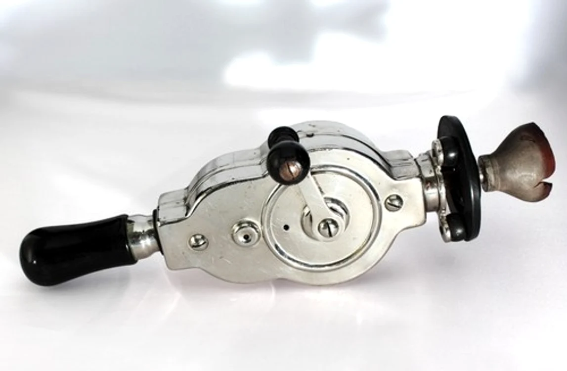 Cum arătau primele vibratoare? Macaura Pulsocon era electric și avea o vibrație puternică
