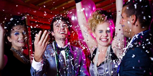 Ce culori trebuie să porţi de Revelion pentru un 2019 norocos şi cu bani