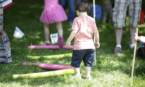 1 copil facand miscare in aer liber asociatia kinetobebe jpg jpeg