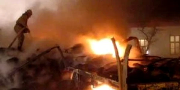 50 de turişti au fost evacuaţi în urma unui incendiu izbucnit la o pensiune din Buşteni