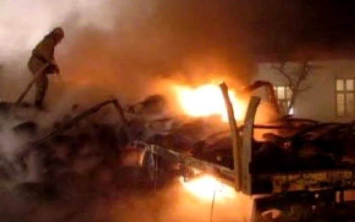 50 de turişti au fost evacuaţi în urma unui incendiu izbucnit la o pensiune din Buşteni