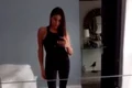Claudia Pătrăşcanu este conştiincioasă şi îşi face toate exerciţiile de fitness acasă jpeg