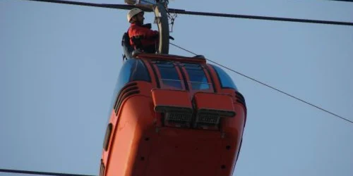 Exerciţii de salvare la telegondolă au loc periodic