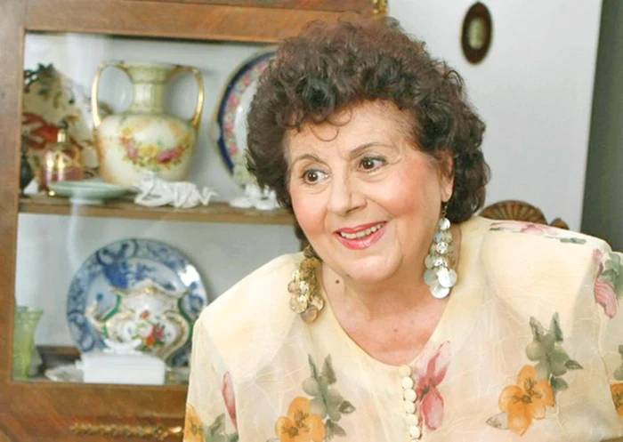 Adela Mărculescu a rămas la fel de cochetă,ca în anii tinereții