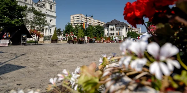 Expoziţie flori Iaşi SURSĂ Facebook Primăria Municipiului Iaşi