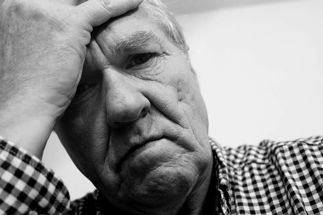 . Cafeina are efectul de a contracta vasele sangvine, reducând astfel durerea de cap