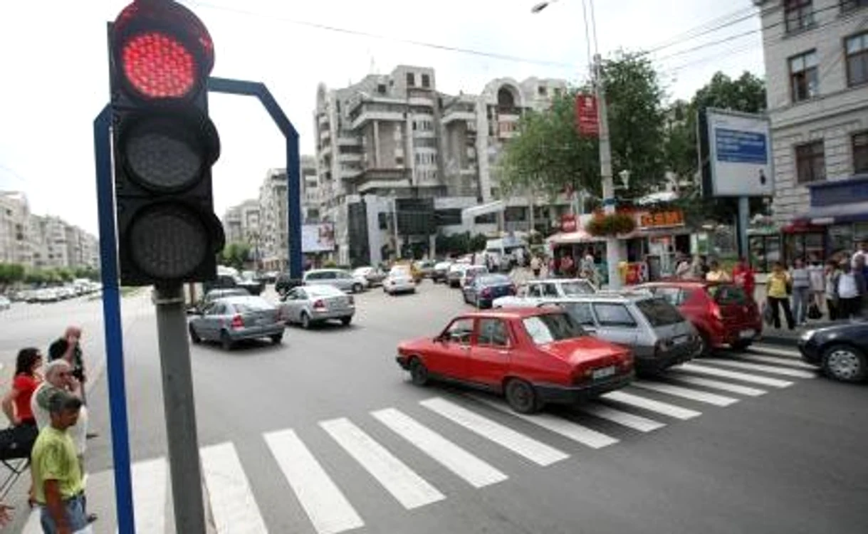 
    Primul semafor din Medgidia a costat peste 53.000 de lei.  