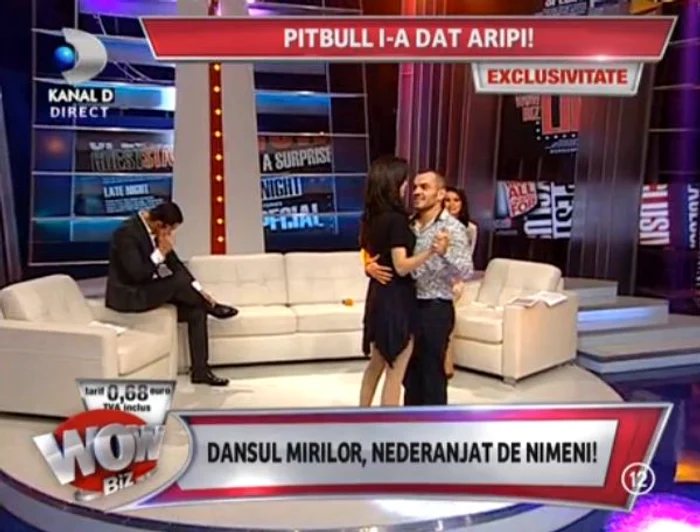 Invitaţi la WOWbiz, cei doi au dansat îmbrăţişaţi (captură: Kanal D)