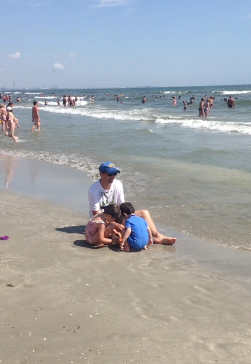 Dan a plecat la Mamaia cu familia sa