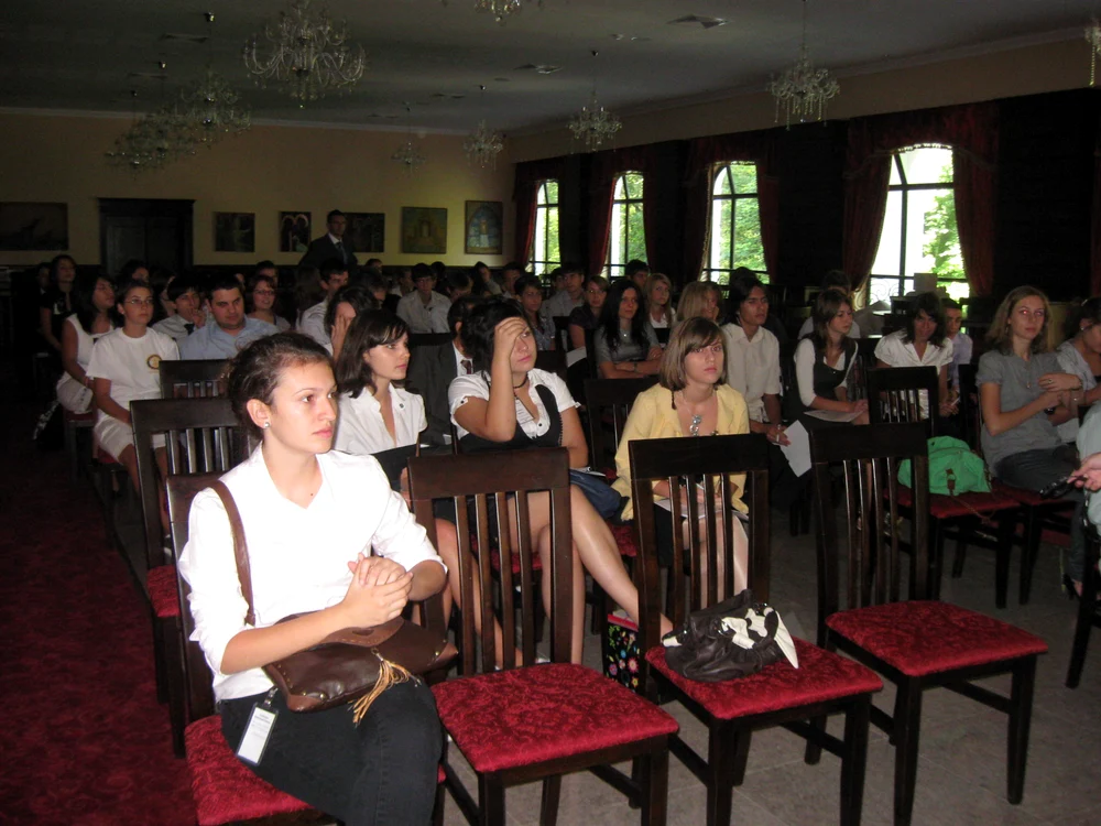 Râmnicu Vâlcea: Voluntarii vor sa danseze şi să strângă bani pentru copiii orfani