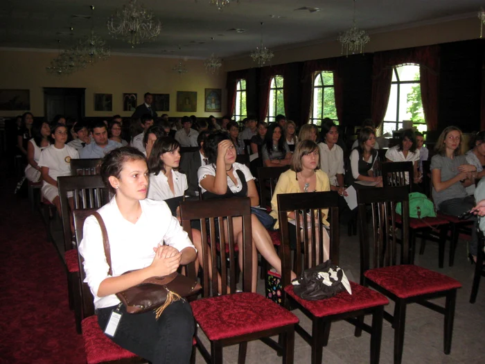 Râmnicu Vâlcea: Voluntarii vor sa danseze şi să strângă bani pentru copiii orfani