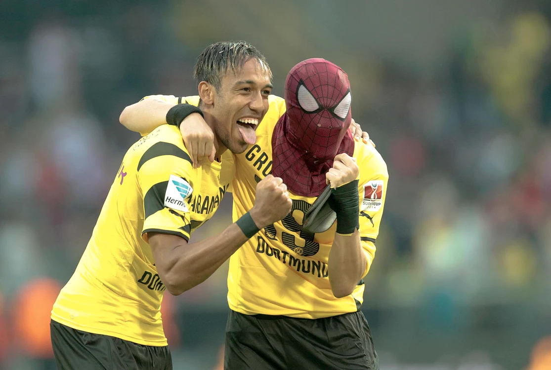 
    Aubameyang şi-a scos masca din şort şi a şocat pe toată lumea după înscrierea golului în Supercupa GermanieiFoto: Reuters  