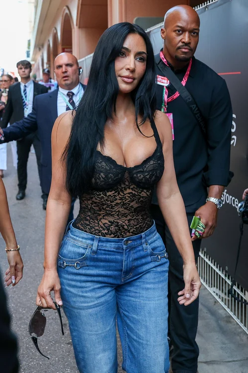 Kim Kardashian a purtat un body din dantelă (Foto: Profimedia)