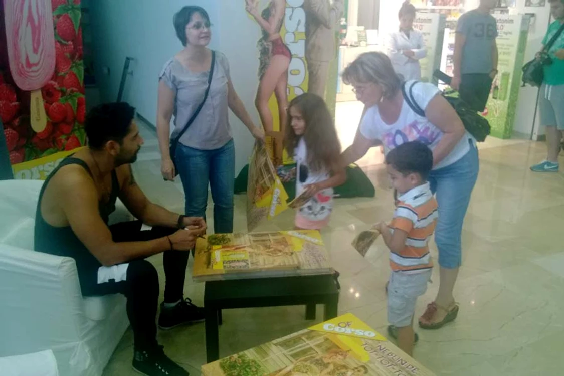 
    Connect-er este foarte fericit în preajma celor miciFoto: Click  
