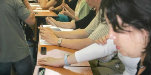 Bani pentru calificări europene