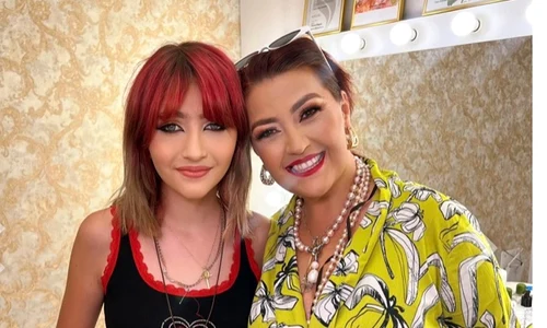 Rita Sumayla, fiica Ronei, e foarte talentată la machiaj  și desen Facebook 