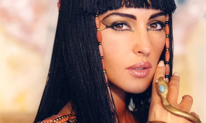 egyptian eye makeup tutoria 620x423 jpeg