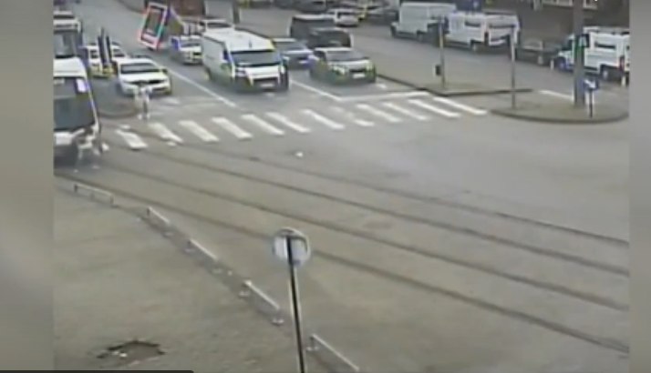 O fată de 12 ani a fost lovită de tramvai în Timișoara.