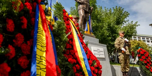 statuie general gheorghe mardarescu