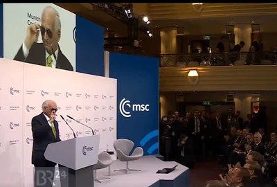 Gluma gacuta la adresa lui Macron la Munchen FOTO captura X Timothy Spin png