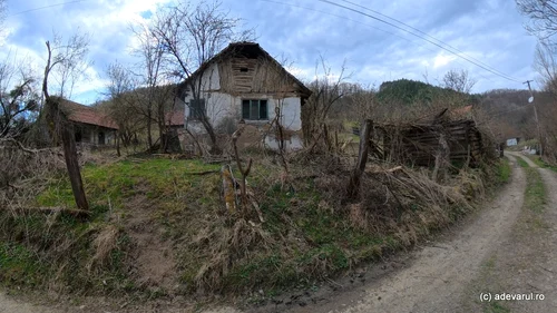 Satul Almășel din Hunedoara  Foto Daniel Guță (1) jpg