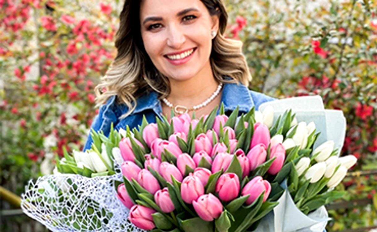 
    Ela Crăciun (39 de ani)  