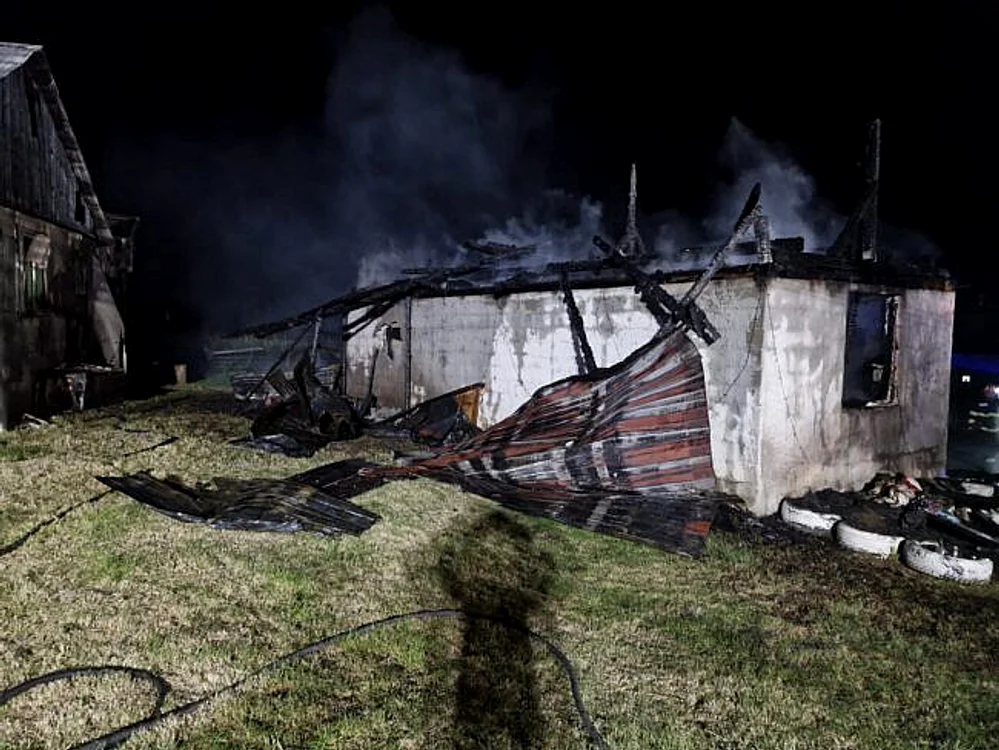 Fetiță de 15 ani, moartă în propria casă din cauza unui incendiu. Foto: svnews.ro
